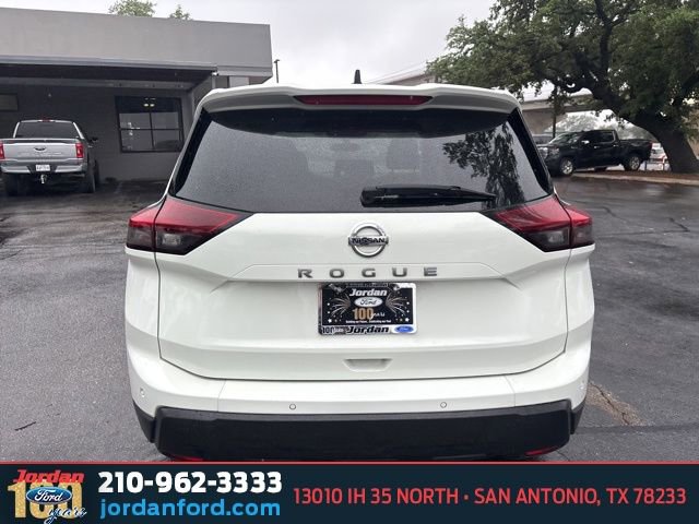 Used 2024 Nissan Rogue S FWD image 5