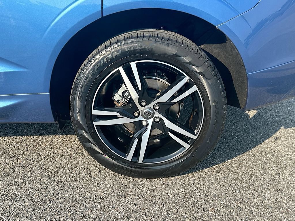 Used 2021 Volvo XC60 T5 R-Design w/ Climate Package AWD/4WD image 24