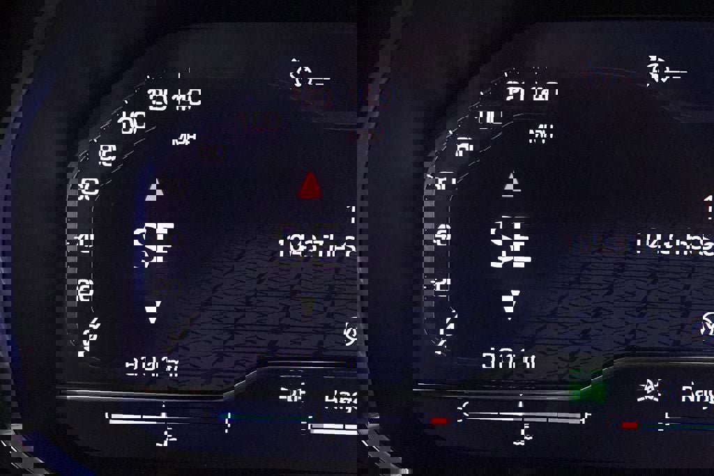 Used 2024 GMC Yukon AT4 w/ Technology Package image 17