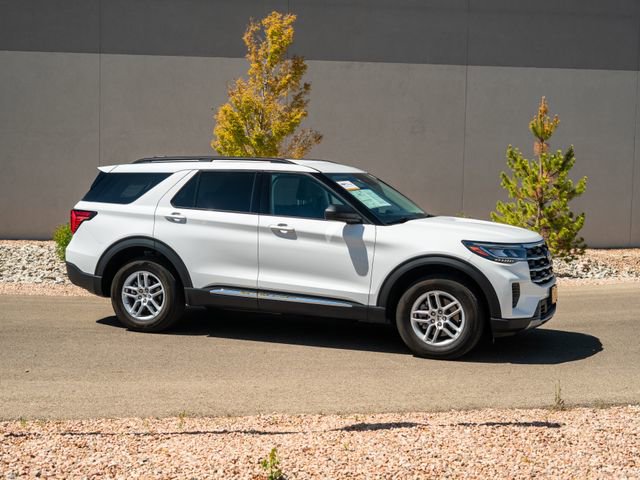 Certified 2025 Ford Explorer Active AWD/4WD image 3
