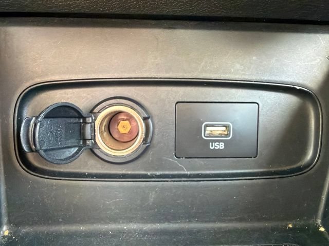 Used 2021 Hyundai Venue SE FWD image 23
