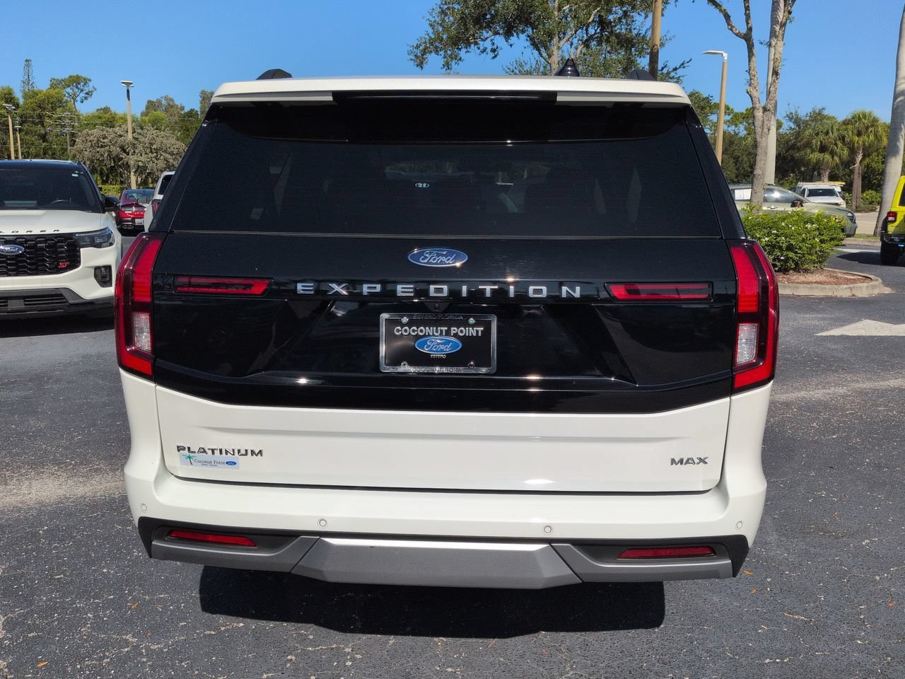 Certified 2025 Ford Expedition Max Platinum w/ Driver's Package AWD/4WD image 5