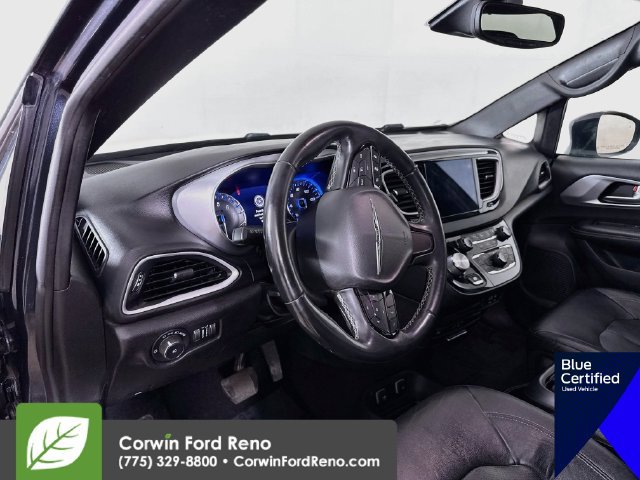 Used 2020 Chrysler Pacifica Touring-L Plus FWD image 12