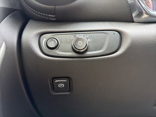 Used 2023 Chevrolet Blazer LT image 24