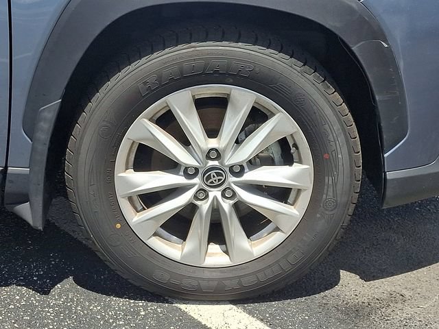 Used 2023 Toyota Corolla Cross LE w/ Moonroof Package FWD image 8