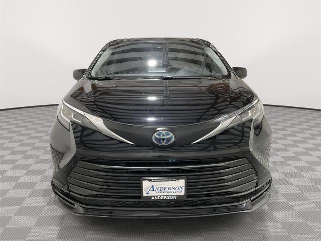 Used 2021 Toyota Sienna LE w/ LE Plus Package image 4