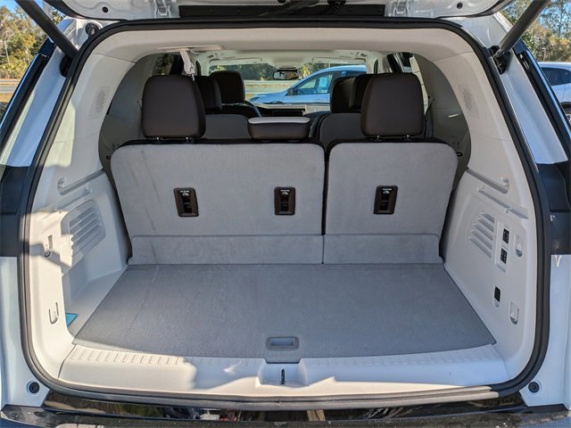 Used 2024 GMC Acadia Denali image 13