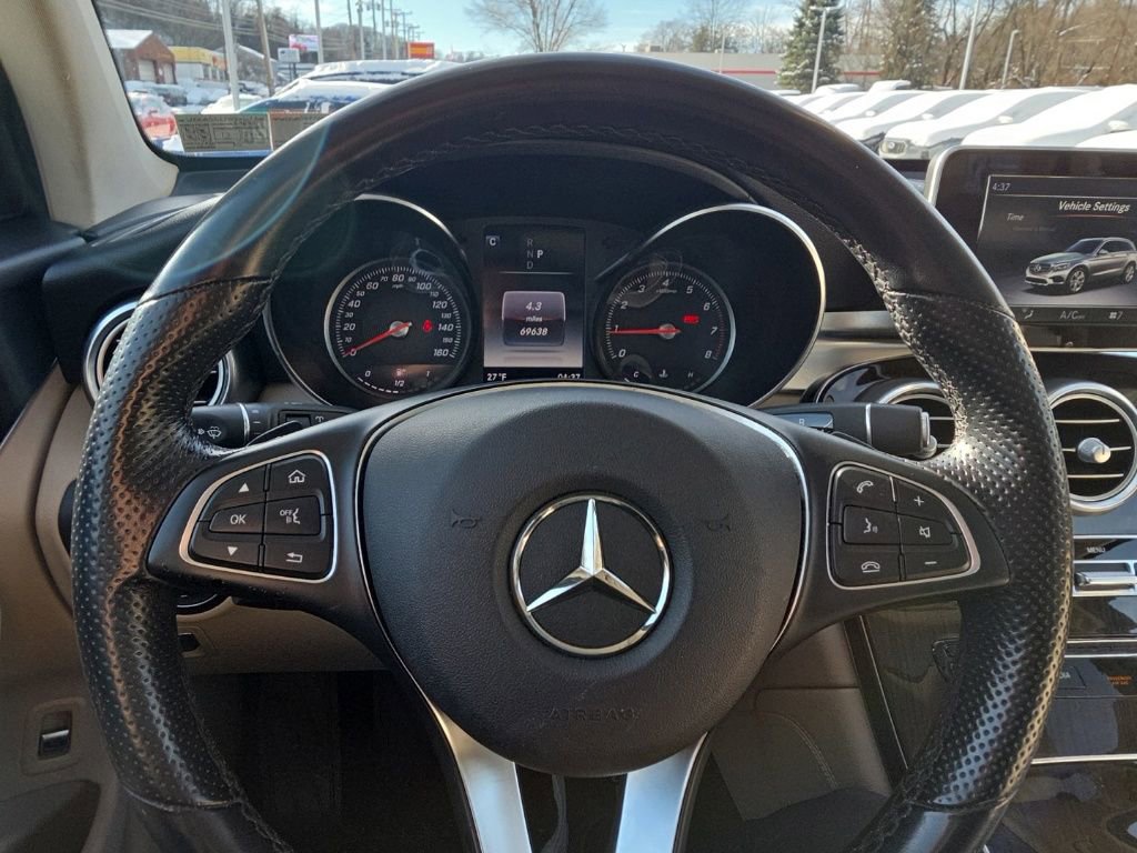 Used 2019 Mercedes-Benz GLC 300 4MATIC image 24