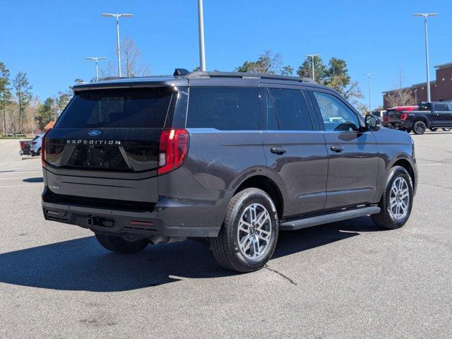 Certified 2025 Ford Expedition Active image 5