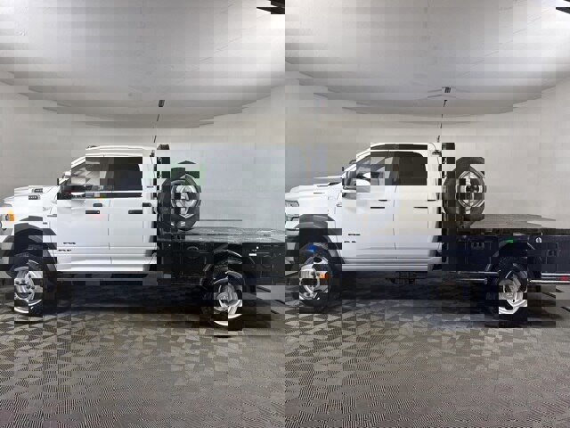 Used 2023 RAM 4500 SLT w/ Quick Order Package 2YG SLT image 2