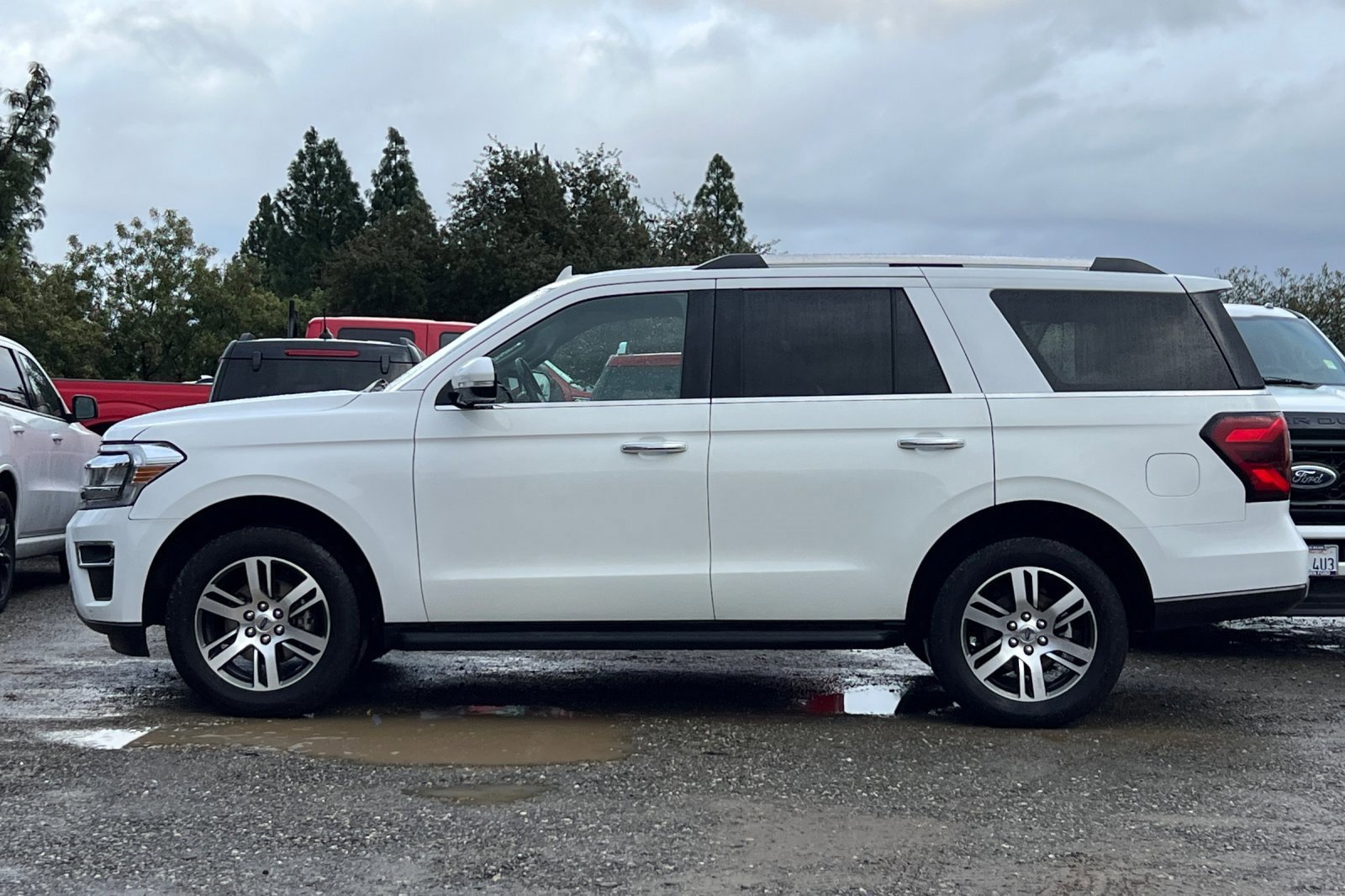 Certified 2024 Ford Expedition Limited image 2