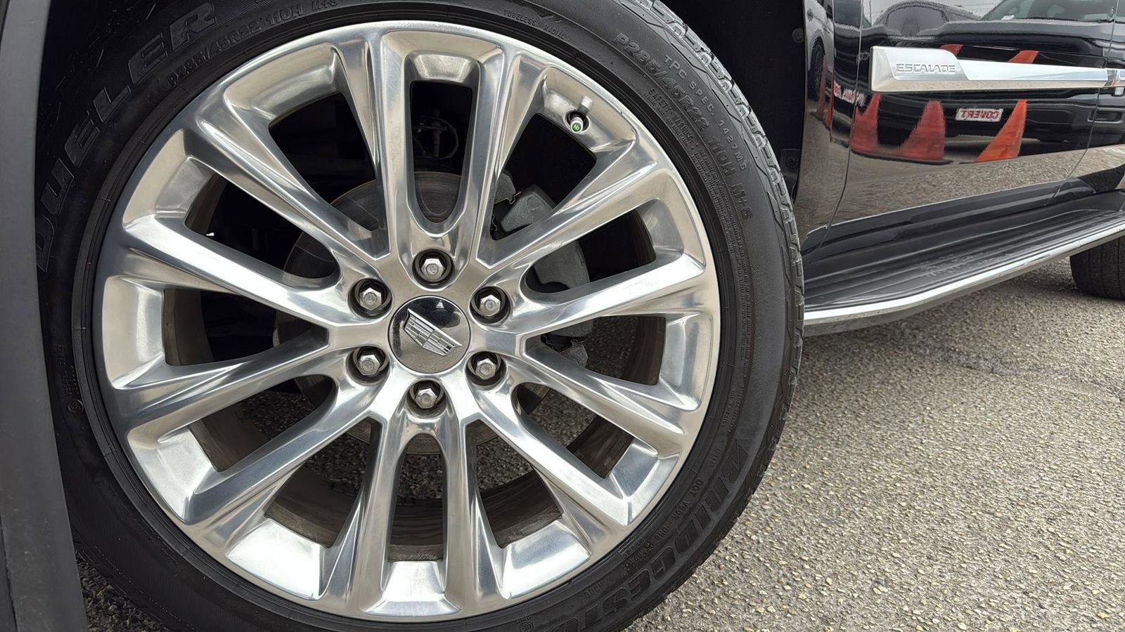 Used 2019 Cadillac Escalade Luxury image 9