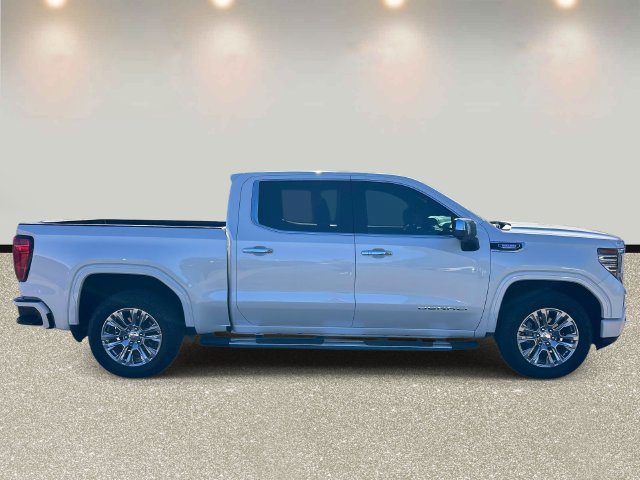Used 2024 GMC Sierra 1500 Denali AWD/4WD image 4