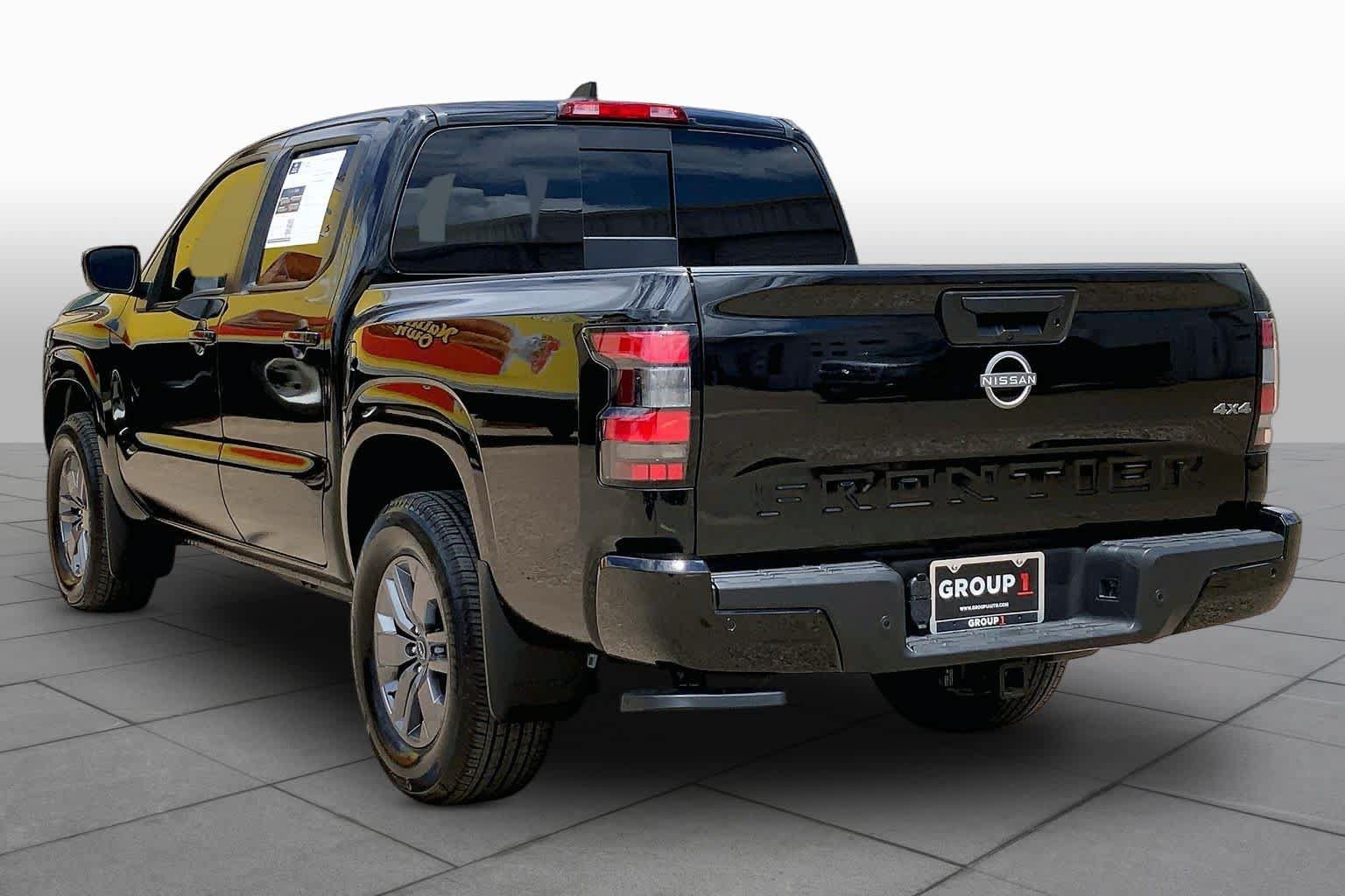 Used 2026 Nissan Frontier SV w/ All-Weather Content Package AWD/4WD image 12
