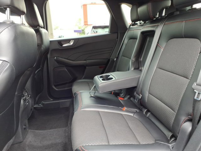 Certified 2024 Ford Escape ST-Line w/ Tech Pack #1 AWD/4WD image 6