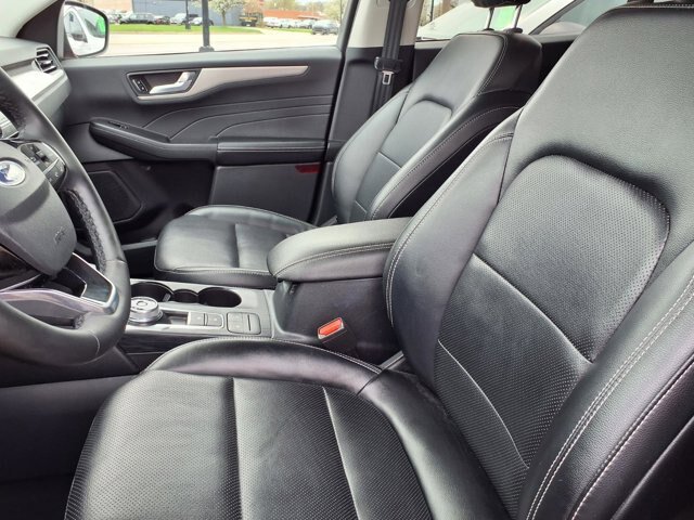 Certified 2022 Ford Escape SEL AWD/4WD image 3