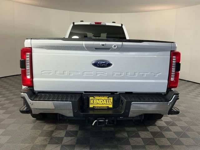 Certified 2025 Ford F450 Lariat w/ FX4 Off-Road Package image 3