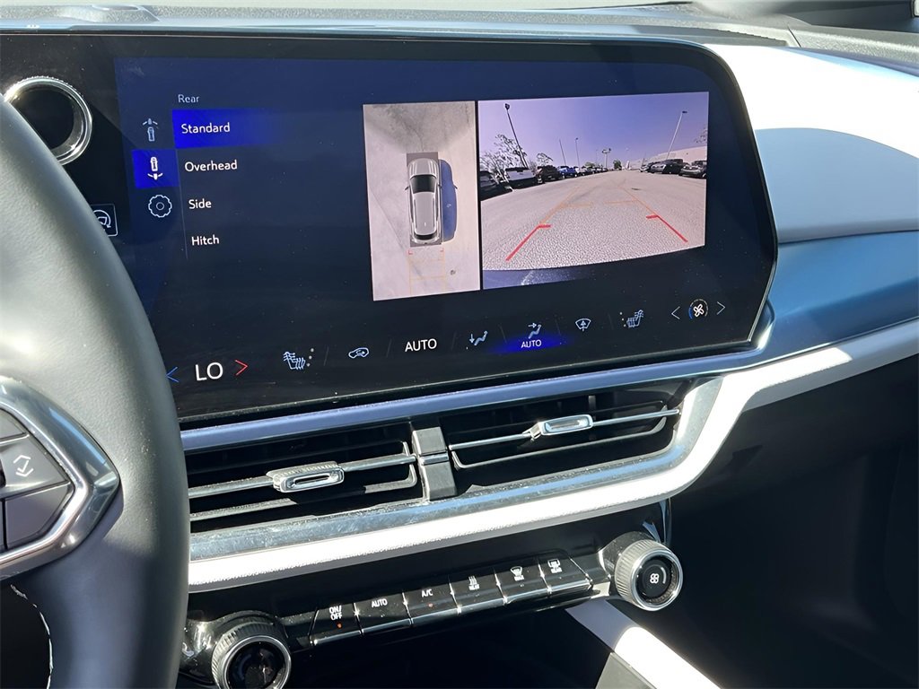 Used 2025 Chevrolet Equinox EV LT image 37