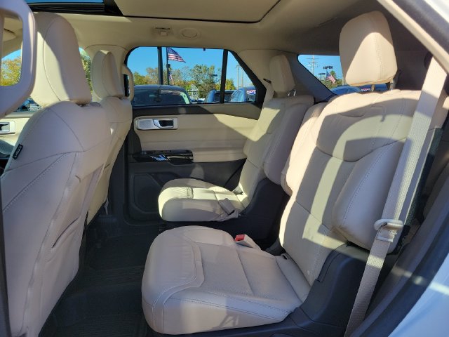 Certified 2023 Ford Explorer Platinum w/ Technology Package AWD/4WD image 27