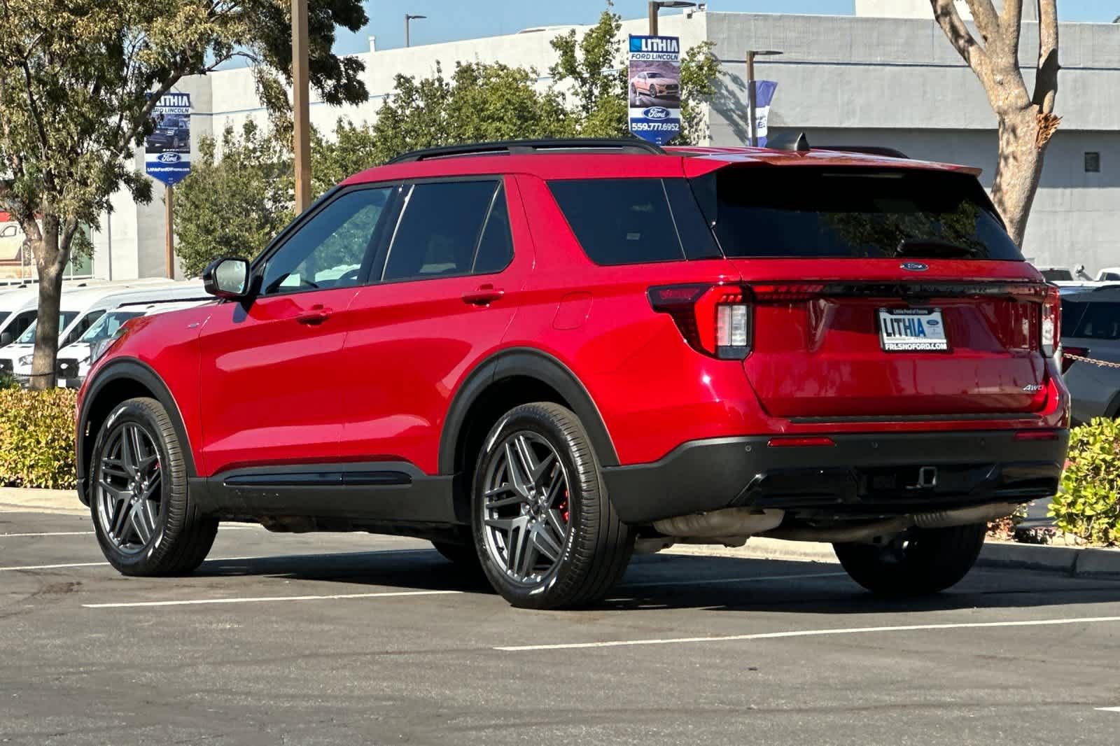 Certified 2025 Ford Explorer ST-Line w/ ST-Line Street Pack AWD/4WD image 7