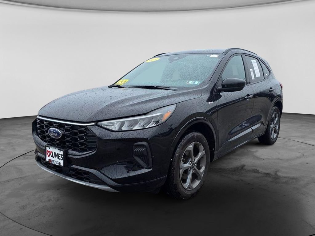 Certified 2024 Ford Escape ST-Line AWD/4WD image 3