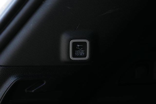 Used 2022 Jeep Grand Cherokee Altitude AWD/4WD image 12