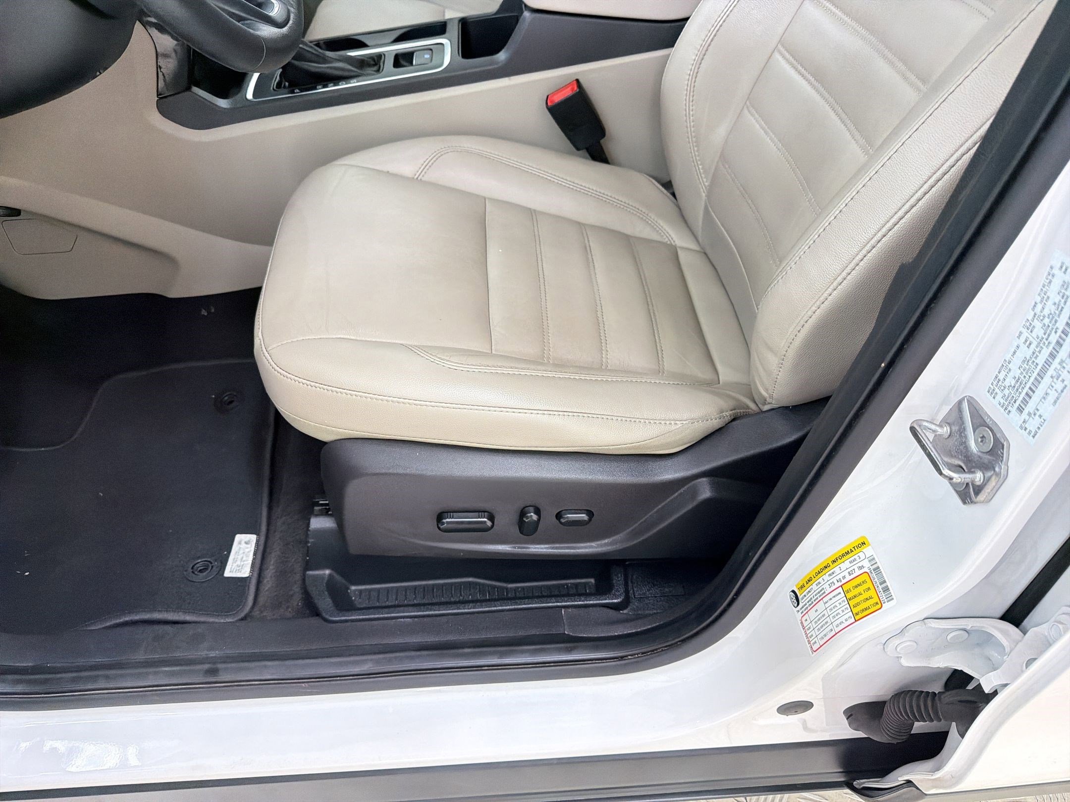 Certified 2019 Ford Escape Titanium FWD image 13