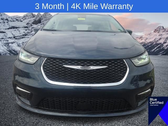 Used 2023 Chrysler Pacifica Touring-L FWD image 3