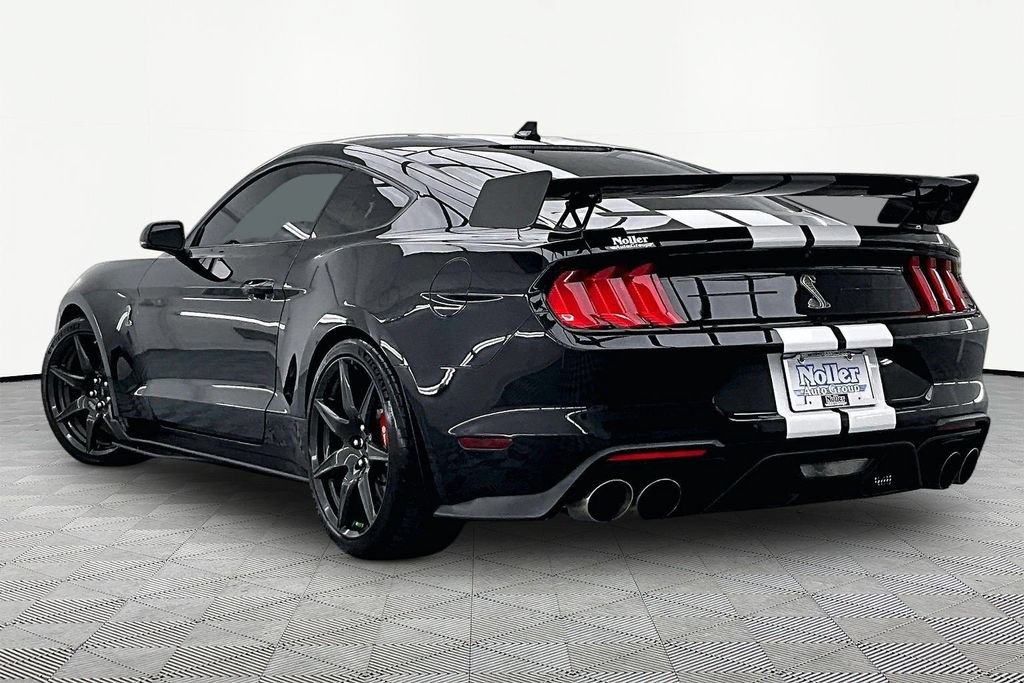 Certified 2022 Ford Mustang Shelby GT500 w/ Carbon Fiber Track Pack RWD image 13