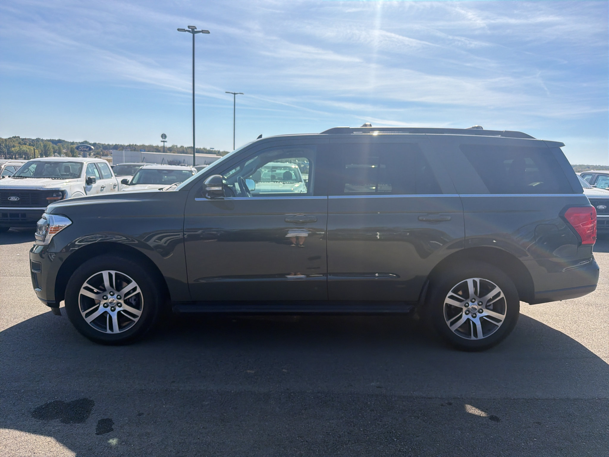 Certified 2024 Ford Expedition XLT RWD image 2