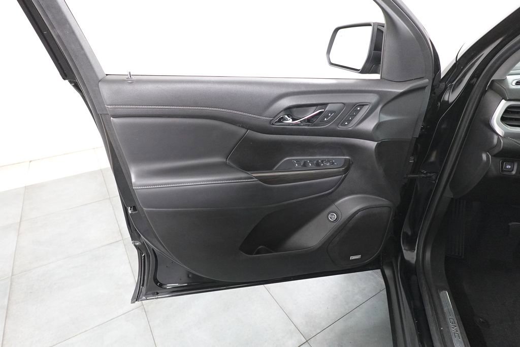 Used 2023 GMC Acadia SLT w/ Technology Package image 10