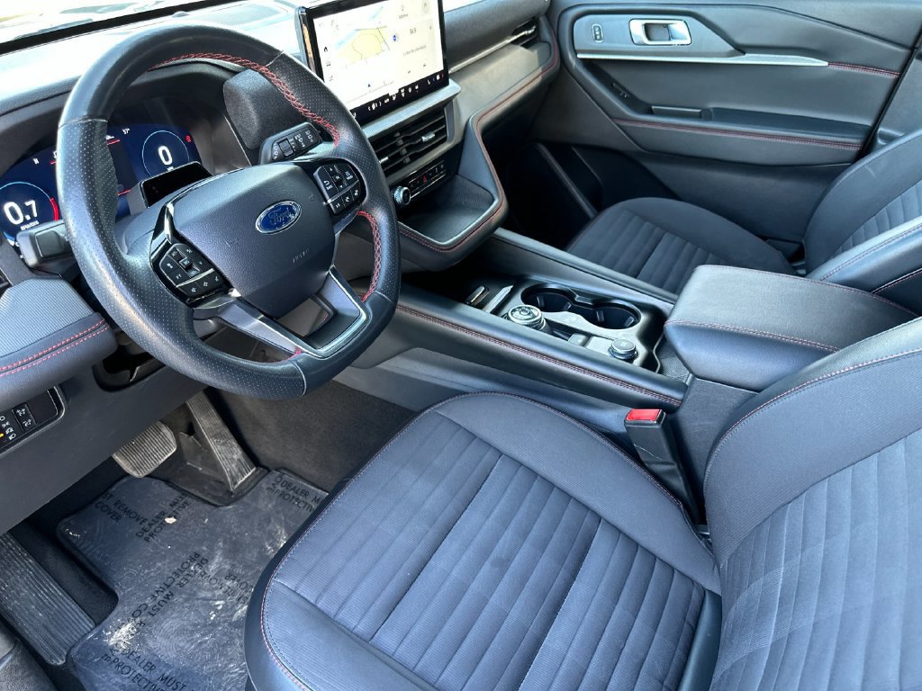 Certified 2025 Ford Explorer ST-Line AWD/4WD image 9