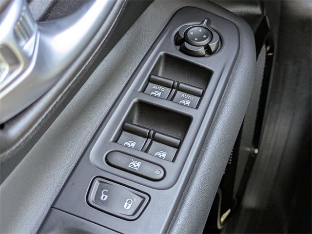 Used 2018 Jeep Renegade Altitude image 21