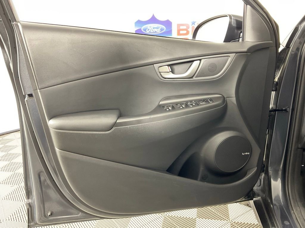 Used 2020 Hyundai Kona Limited image 12