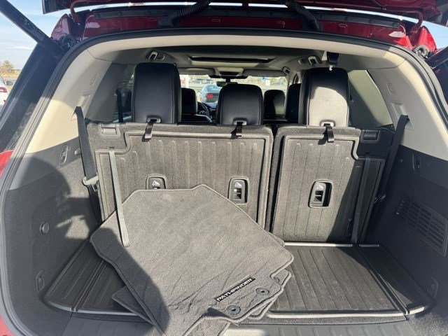 Used 2024 Nissan Pathfinder Platinum w/ Cargo Package image 31