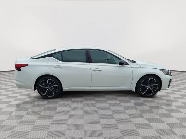 Used 2023 Nissan Altima 2.5 SR FWD image 6