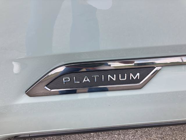Used 2025 Toyota Tundra Platinum AWD/4WD image 33