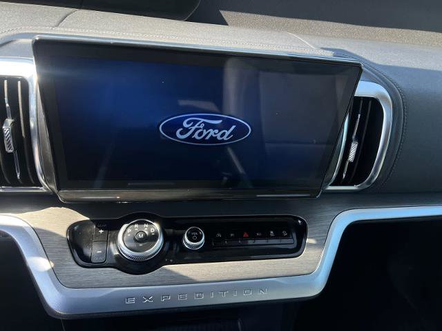 Certified 2025 Ford Expedition Platinum w/ Driver's Package AWD/4WD image 21