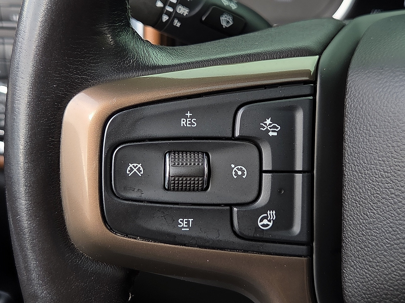 Used 2022 Chevrolet Silverado 3500 High Country w/ Z71 Off-Road Package AWD/4WD image 17