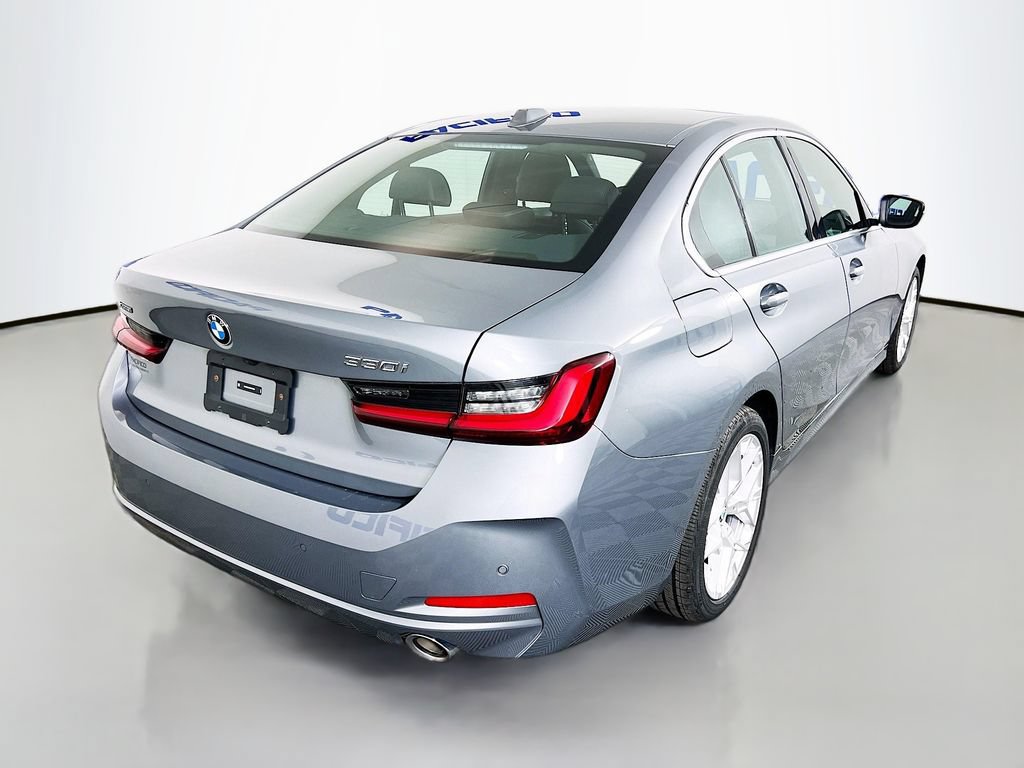 Used 2025 BMW 330i xDrive Sedan AWD/4WD image 9