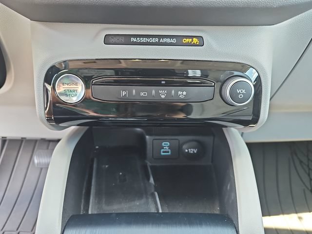 Certified 2023 Ford Escape Platinum w/ Premium Technology Package AWD/4WD image 27