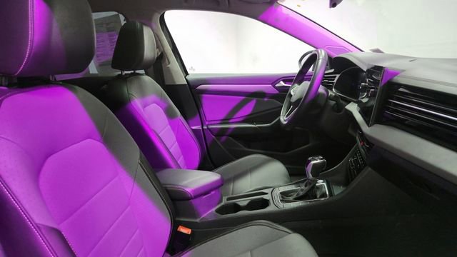 Used 2025 Volkswagen Jetta SE image 21