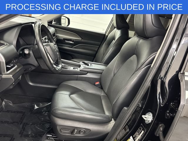 Used 2024 Toyota Grand Highlander AWD image 3
