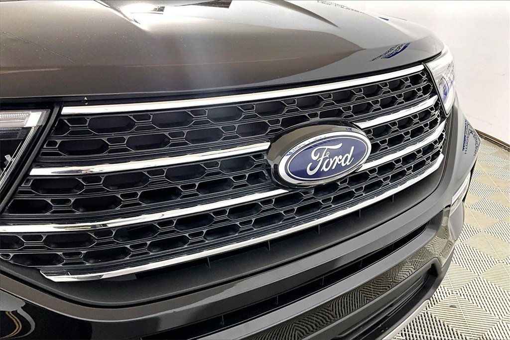 Certified 2024 Ford Explorer XLT w/ Equipment Group 202A image 24