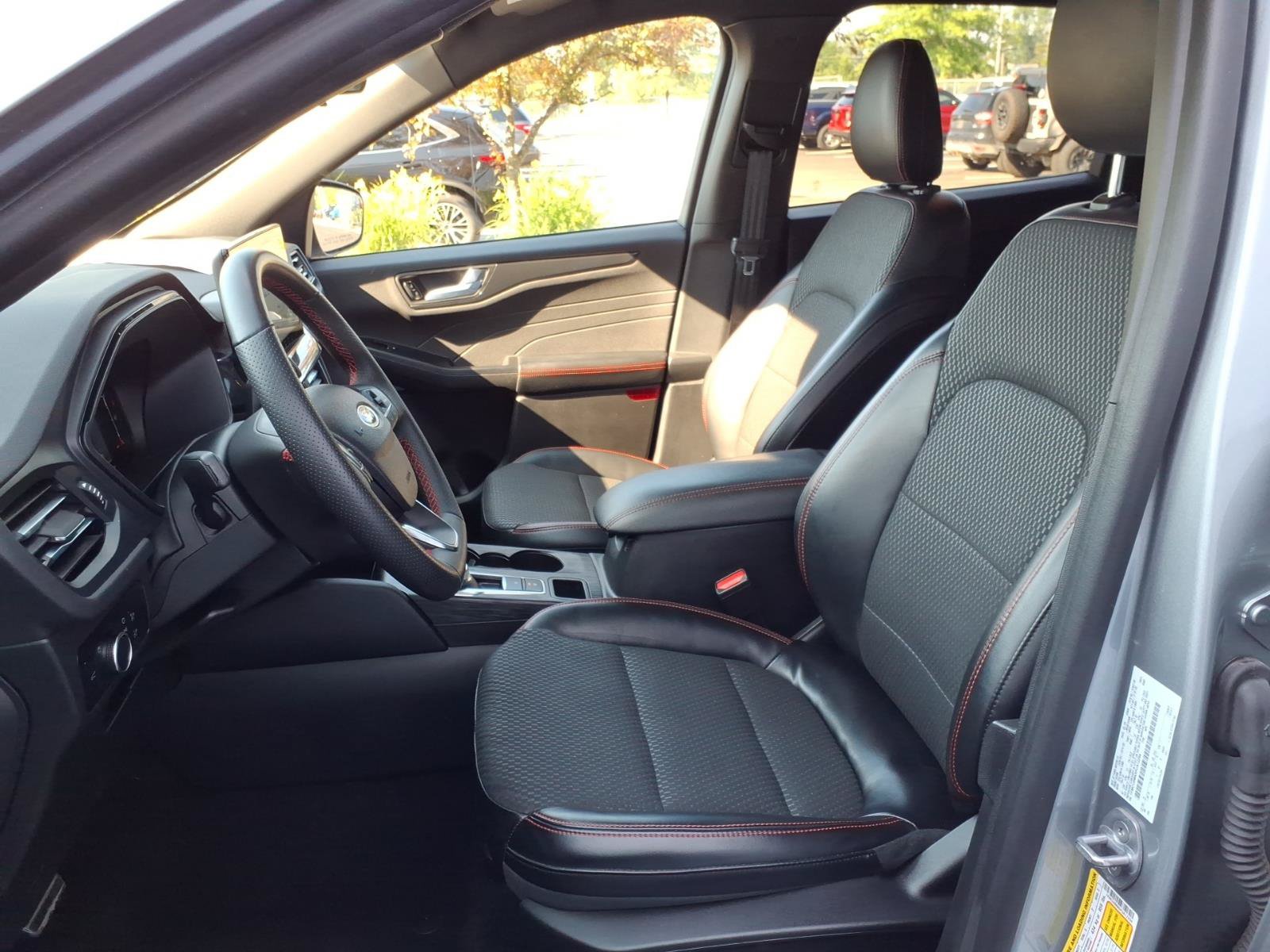 Certified 2023 Ford Escape ST-Line w/ Tech Pack #1 FWD image 16