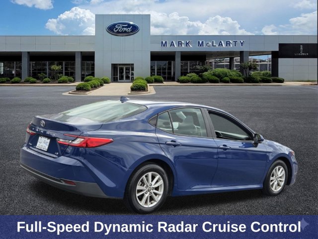 Used 2025 Toyota Camry LE FWD image 5
