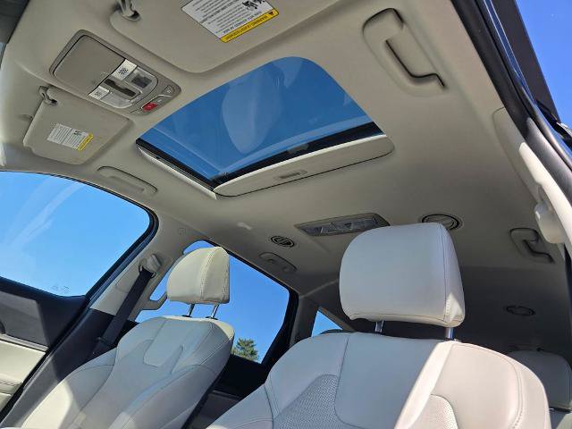 Used 2025 Kia Telluride S FWD image 28