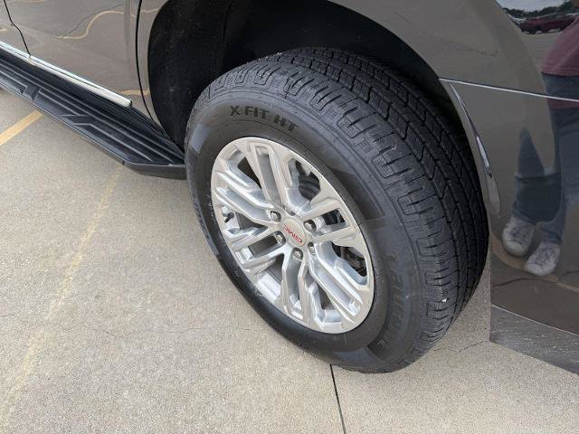 Used 2024 GMC Yukon SLT AWD/4WD image 6