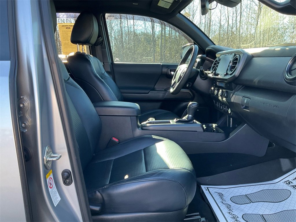 Used 2020 Toyota Tacoma TRD Sport image 12