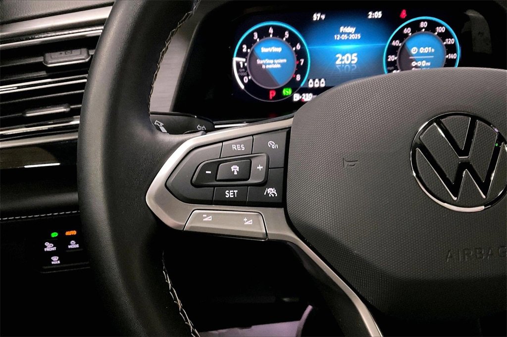 Used 2025 Volkswagen Atlas Cross Sport SE image 17